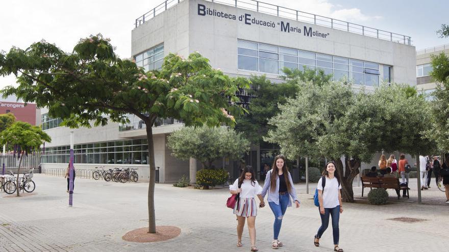 Los profesores asociados de la Universitat de València convocan huelga indefinida