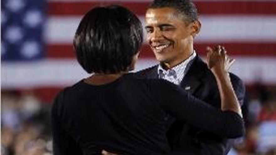 Barack y Michelle Obama, en un mitin en Ohio.