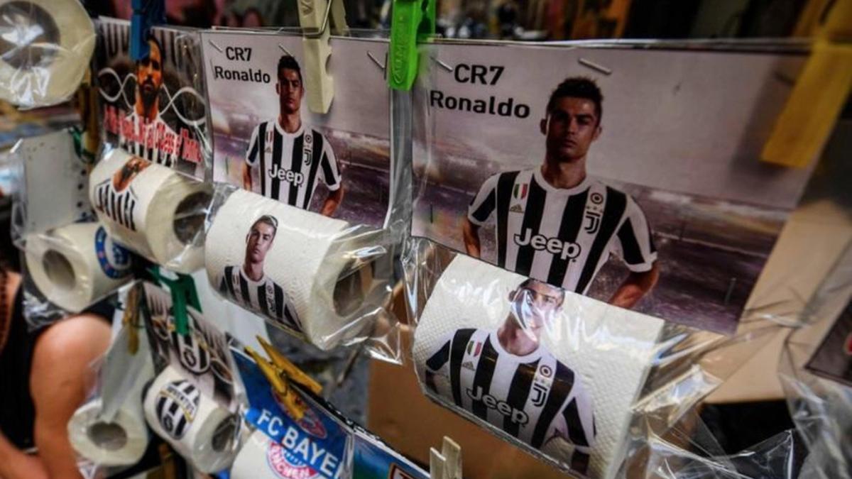 Con la llegada de CR a la Juventus, los llamativos vendedores se hacen su agosto con la cara del ex Real Madrid