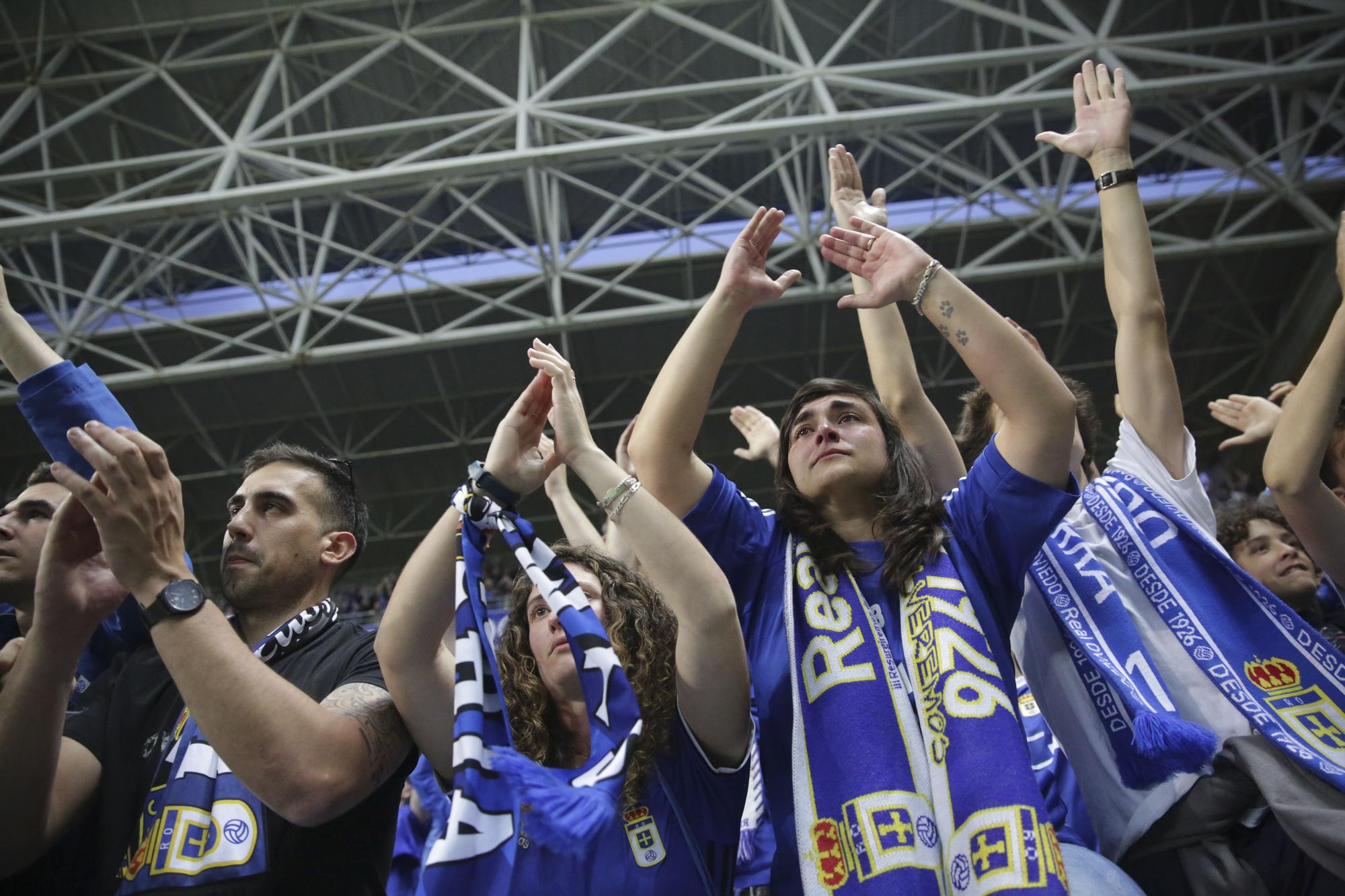 ¿Estuviste en el partido entre el Real Oviedo y el Ibiza? Búscate en esta galería de fotos