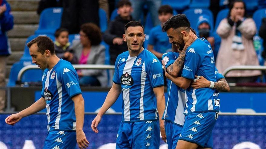 Lucas y Quiles celebran el gol de la victoria deportivista ayer contra el Ceuta. |  // CASTELEIRO / ROLLER AGENCIA