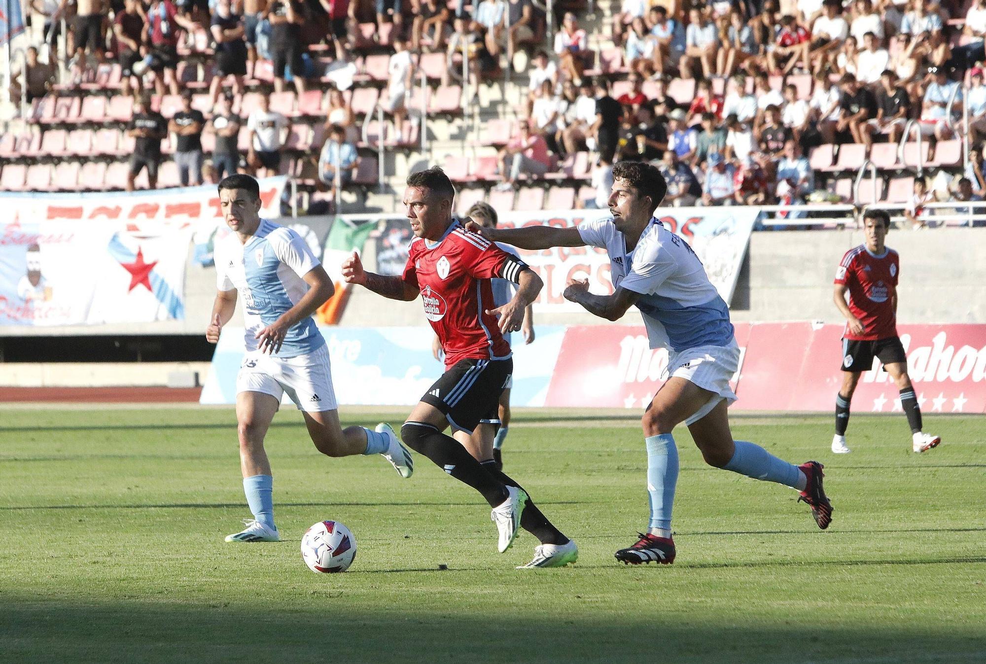 El Celta Golea al Compos en el ansiado choque amistoso