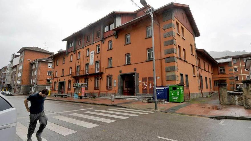 El centro de salud Mieres Norte, ayer por la tarde.