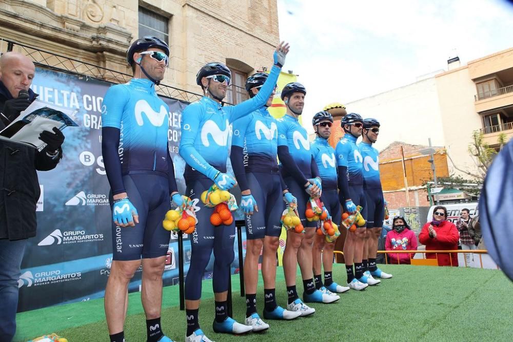 Ambiente a la salida y la llegada de la Vuelta Ciclista a Murcia