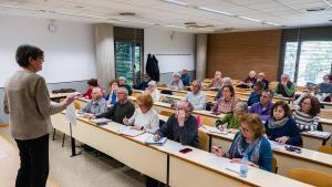 Aula de la Universitat de lExperiencia, el campus para mayores de la UB.