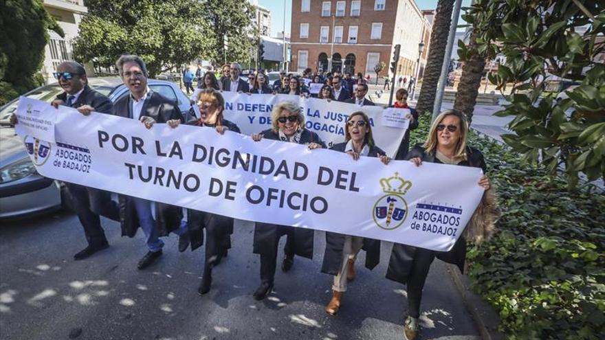 La abogacía ralentizará el Turno de Oficio si no cobra lo que le deben