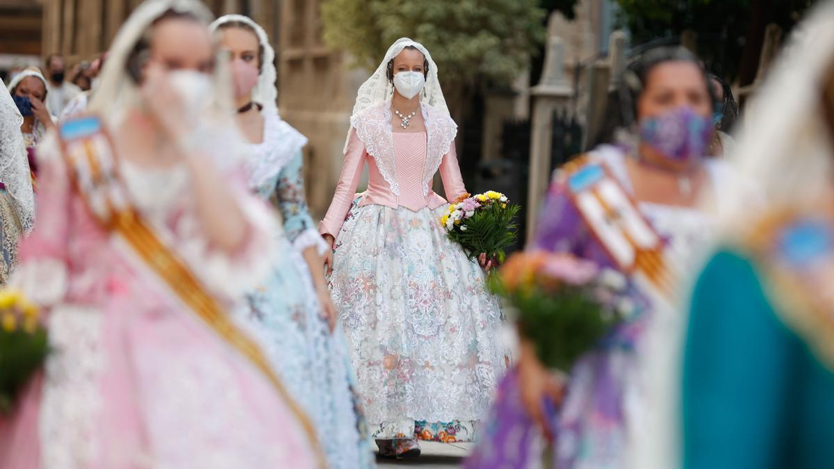 Búscate en el segundo día de Ofrenda por la calle Caballeros (entre las 18.00 y las 19.00 horas)