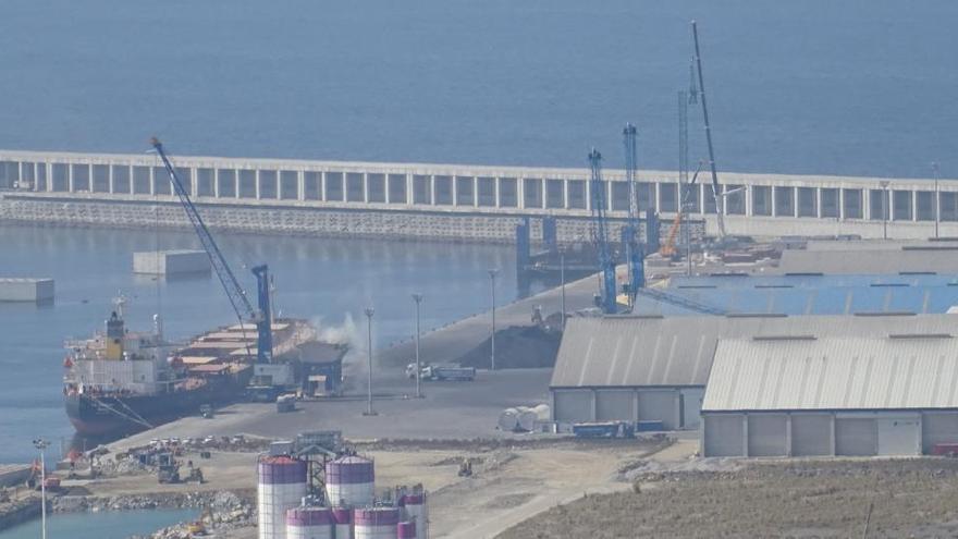 El Puerto de A Coruña pagó 1,75 millones desde hace un mes y medio para dar liquidez a sus proveedores