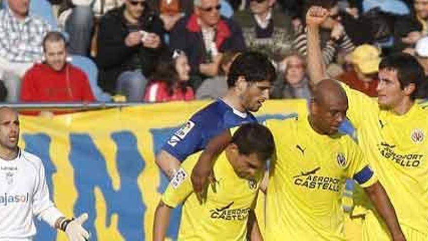 El Tenerife golea y el Villarreal ya mira a Europa