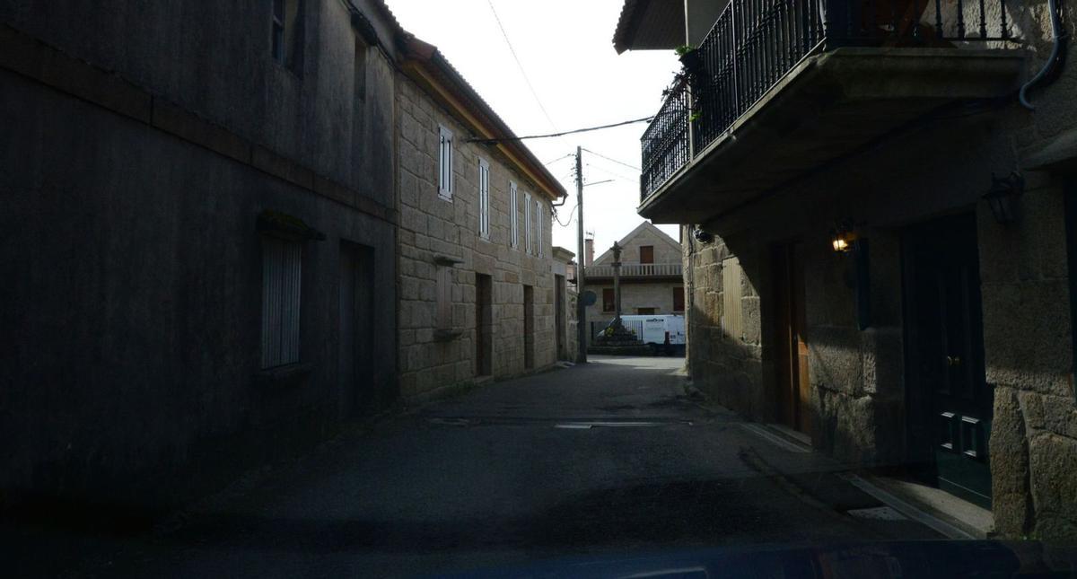 El entorno del cruceiro barroco, una de las zonas  en las que se intervendrá.