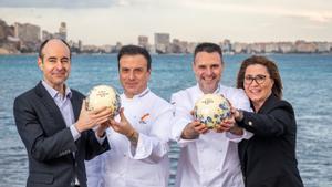 El sumiller Juanma del Rey y el chef David García (Corral de la Morería), y el cocinero Fran Martínez y la sumiller Cristina Díaz (Maralba), galardonados con tres soles Repsol.