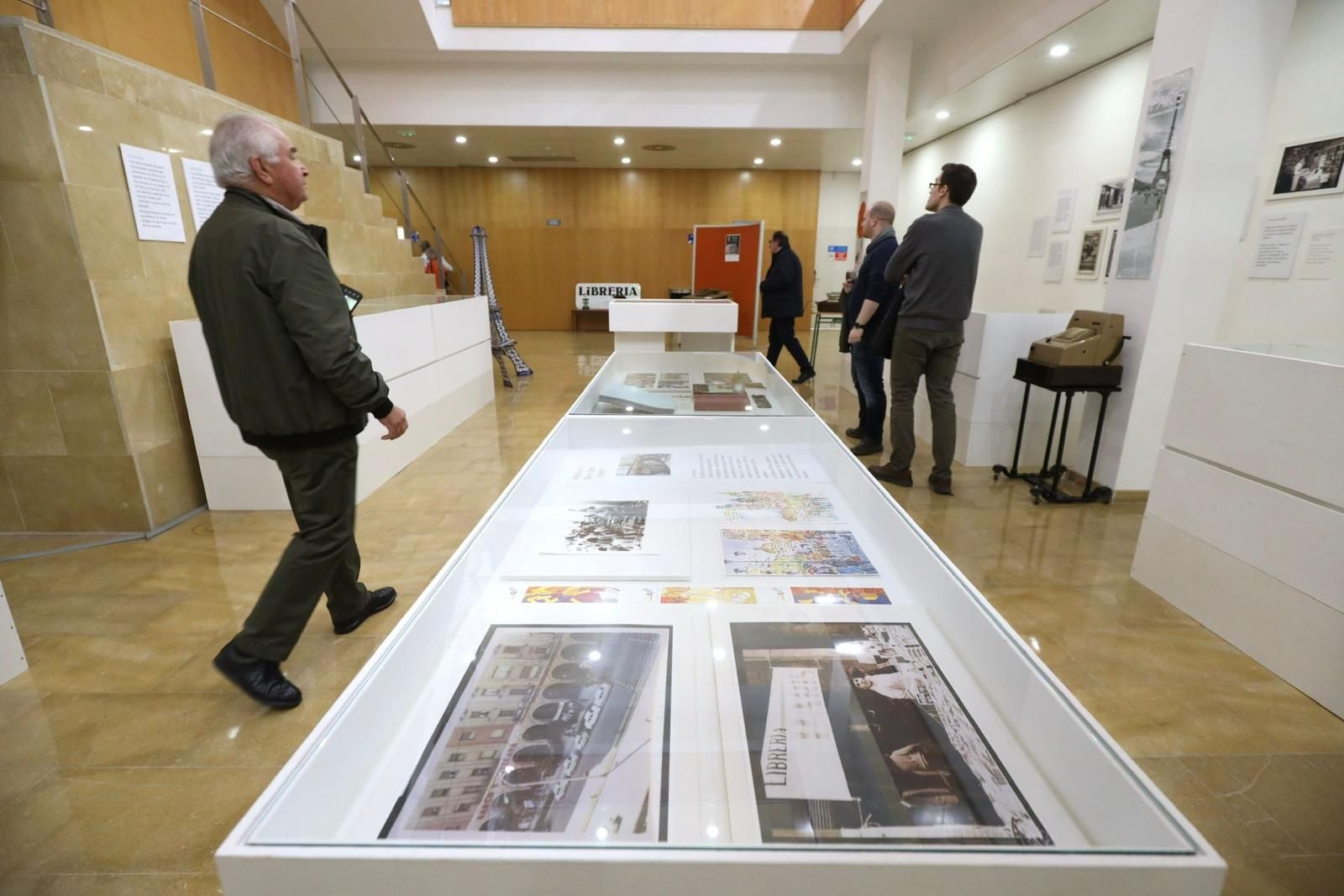 En imágenes | La Librería París de Zaragoza celebra su 60º aniversario
