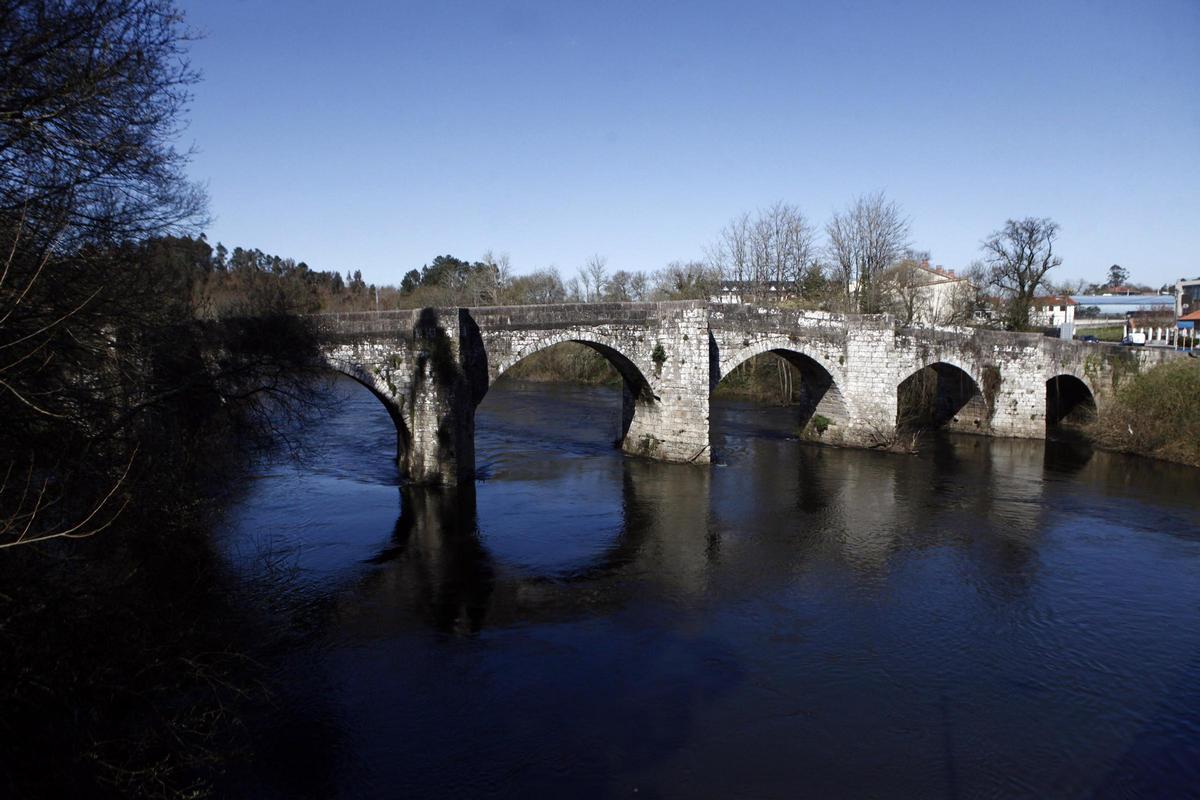 El puente romano de Pontevea, visto desde el este