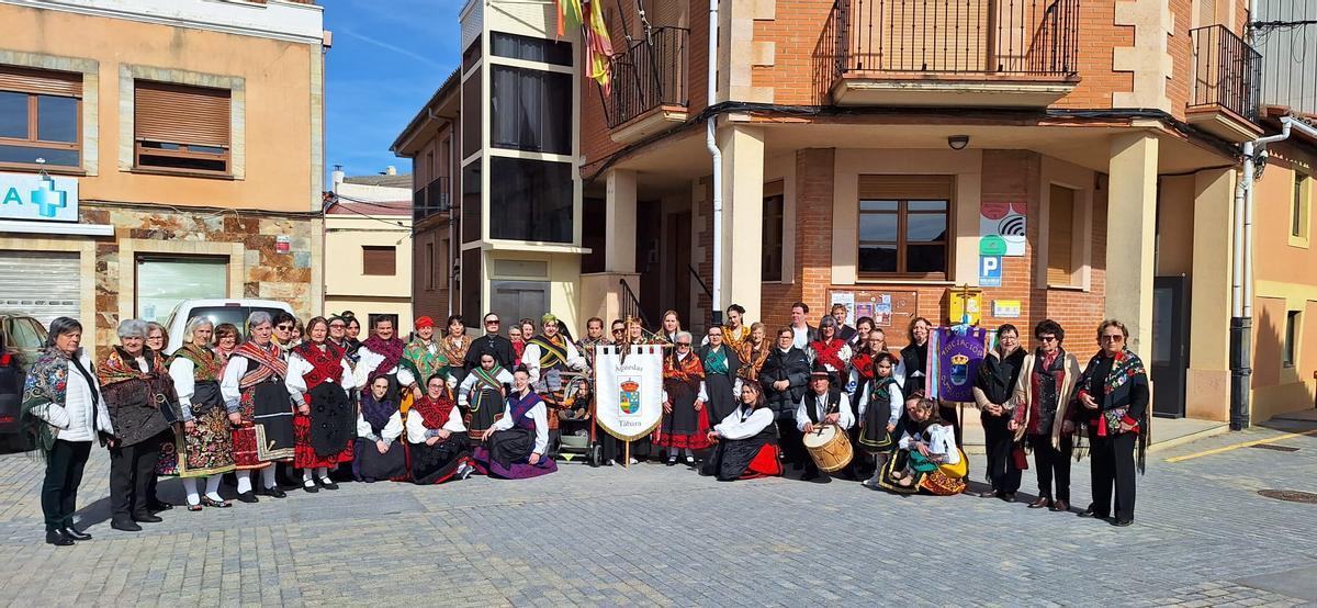 GALERÍA | Las mujeres de Tábara bailan a Santa Águeda