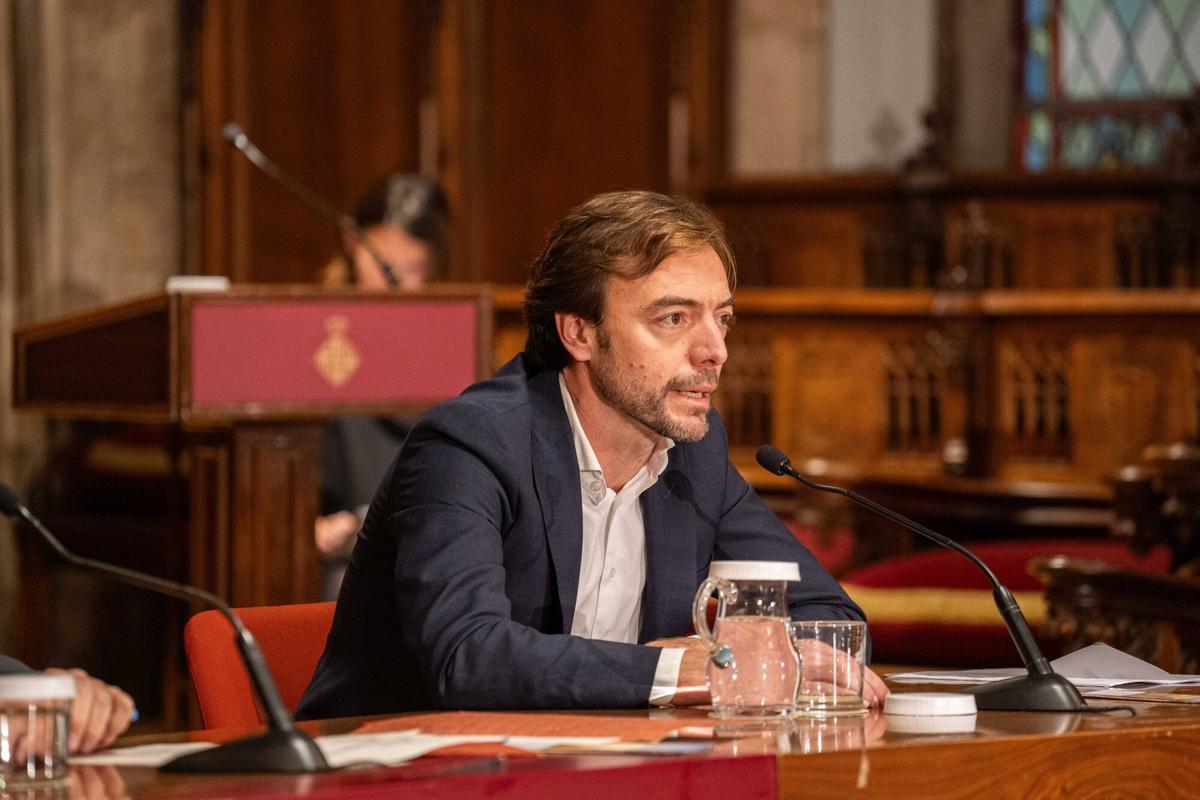 Barcelona. 12/12/2024. Cultura. Rueda de prensa para informar del acuerdo entre la firma inversora Stoneweg y la baronesa Carmen Thyssen para ubicar en Barcelona el Museo Carmen Thyssen. AUTOR: Marc Asensio Barcelona, Catalunya, España, Carmen Thyssen, Jaume Sabater, Jaume Collboni, alcalde, inversor, Stoneweg, Museo Carmen Thyssen, baronesa, acuerdo, rueda de prensa, Cine Comedia, cultura