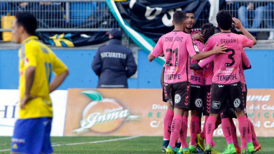 Un gol de Amath, en el minuto 87, relanza al Tenerife y frena al Cádiz