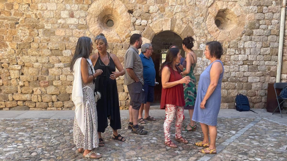 Els representants de l'Aplec Iltir a Lladó.