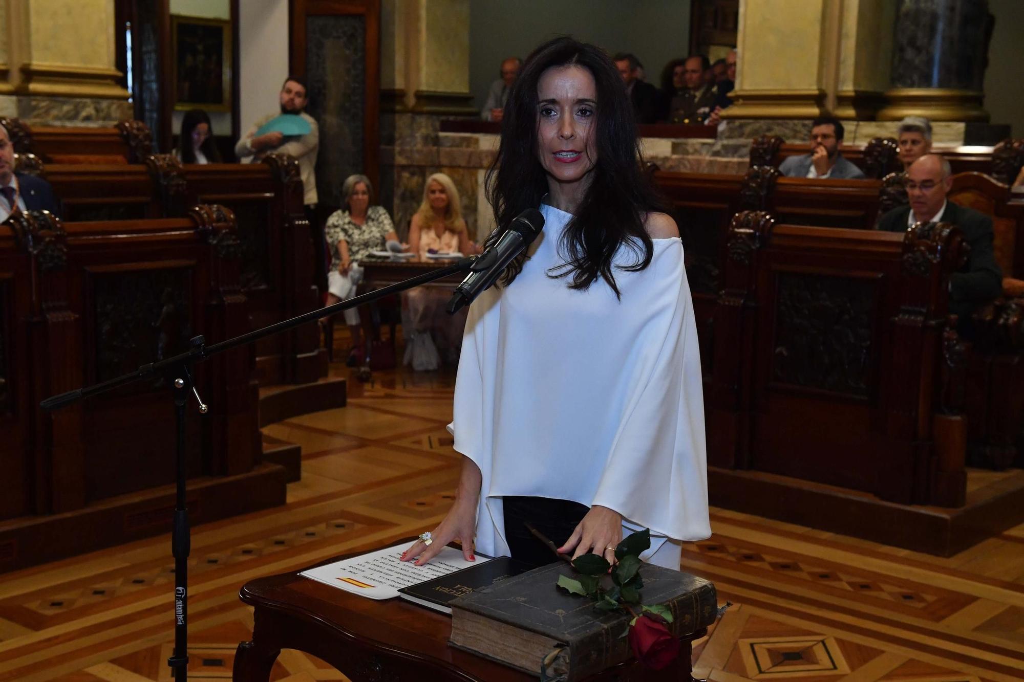 Investidura Inés Rey: La alcaldesa de A Coruña jura su cargo por ...