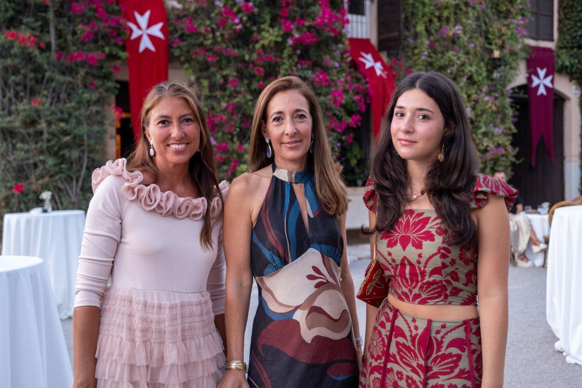 La celebración del tradicional cóctel solidario de la Orden de Malta, en imágenes