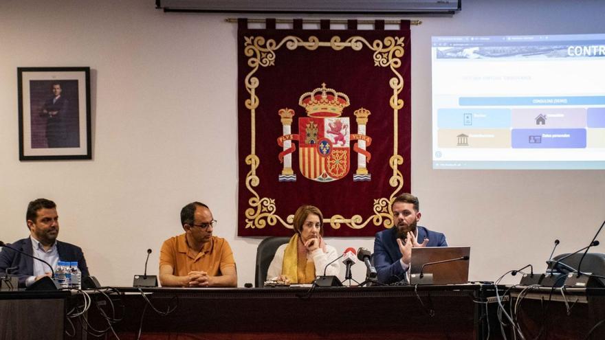 Por la izquierda, Carlos Alvaredo, Ernesto Hernández, Onalia Bueno y Eduardo Álamo, ayer.