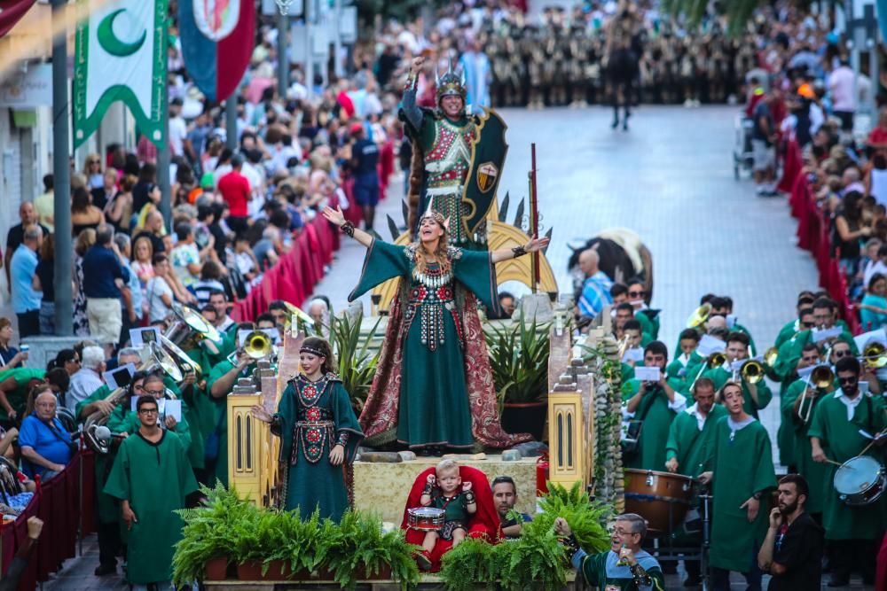 El municipio celebra el día de San Hipólito con los actos de la ofrenda, la presentación de armas y la procesión