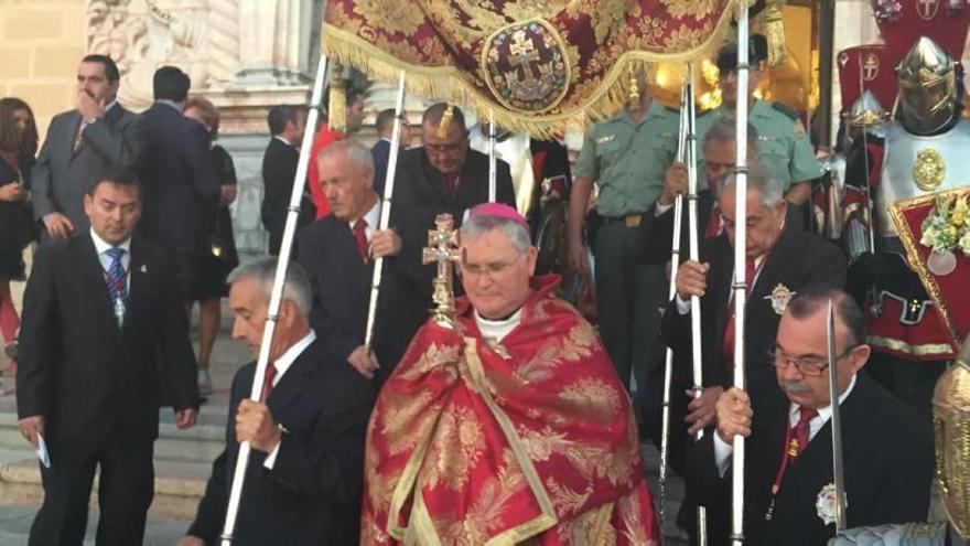 El Lignum Crucis procesiona y bendice la ciudad y sus campos