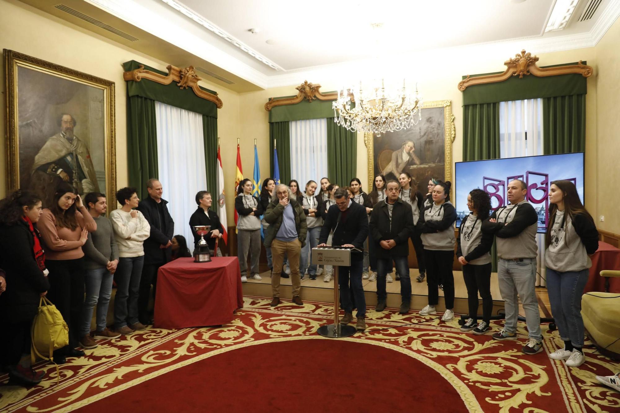 La recepción en el Ayuntamiento a las jugadoras del Telecable Gijón, en imágenes