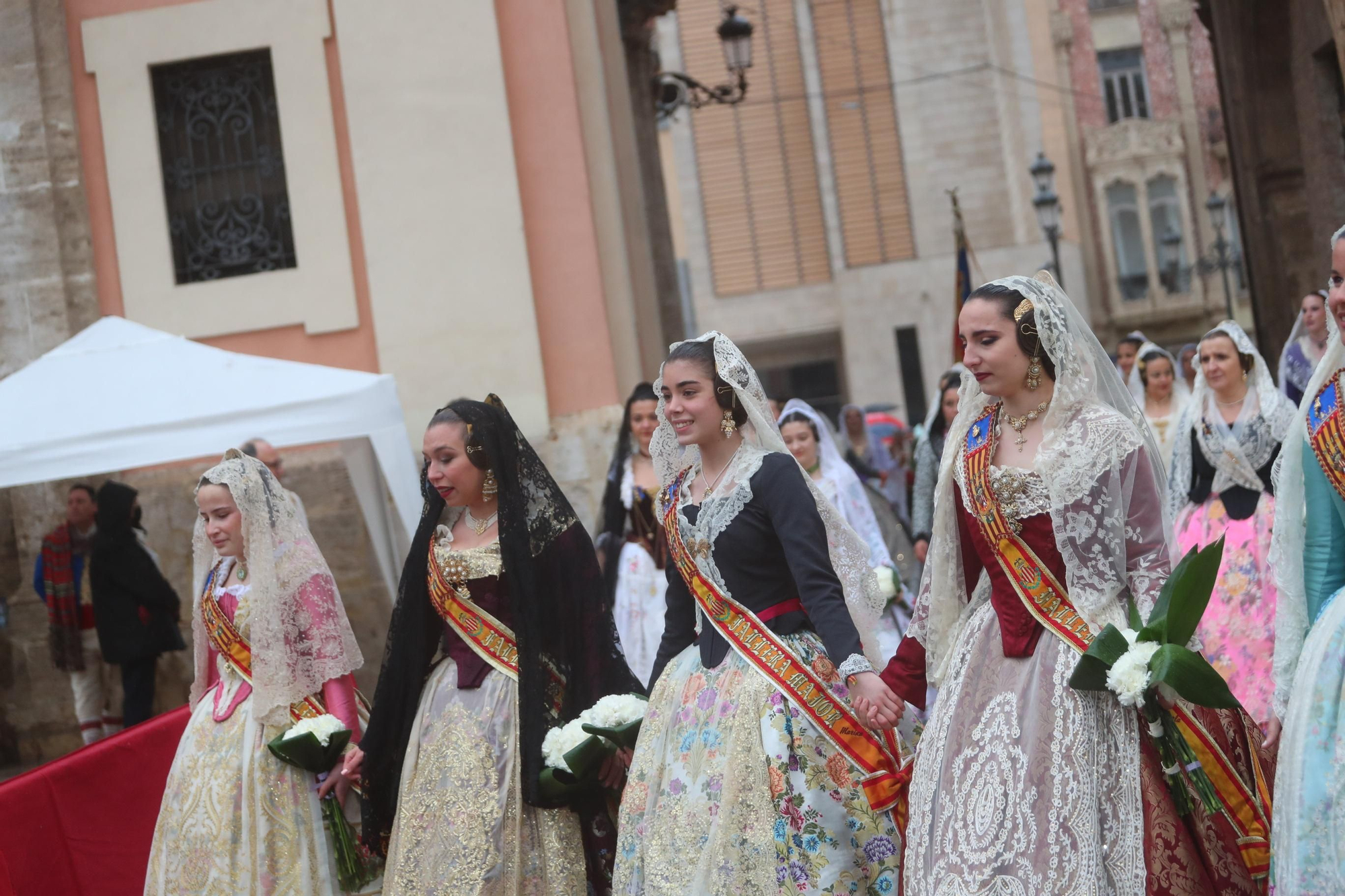 Búscate en el primer día de ofrenda por la calle de la Paz (entre las 18:00 a las 19:00 horas)