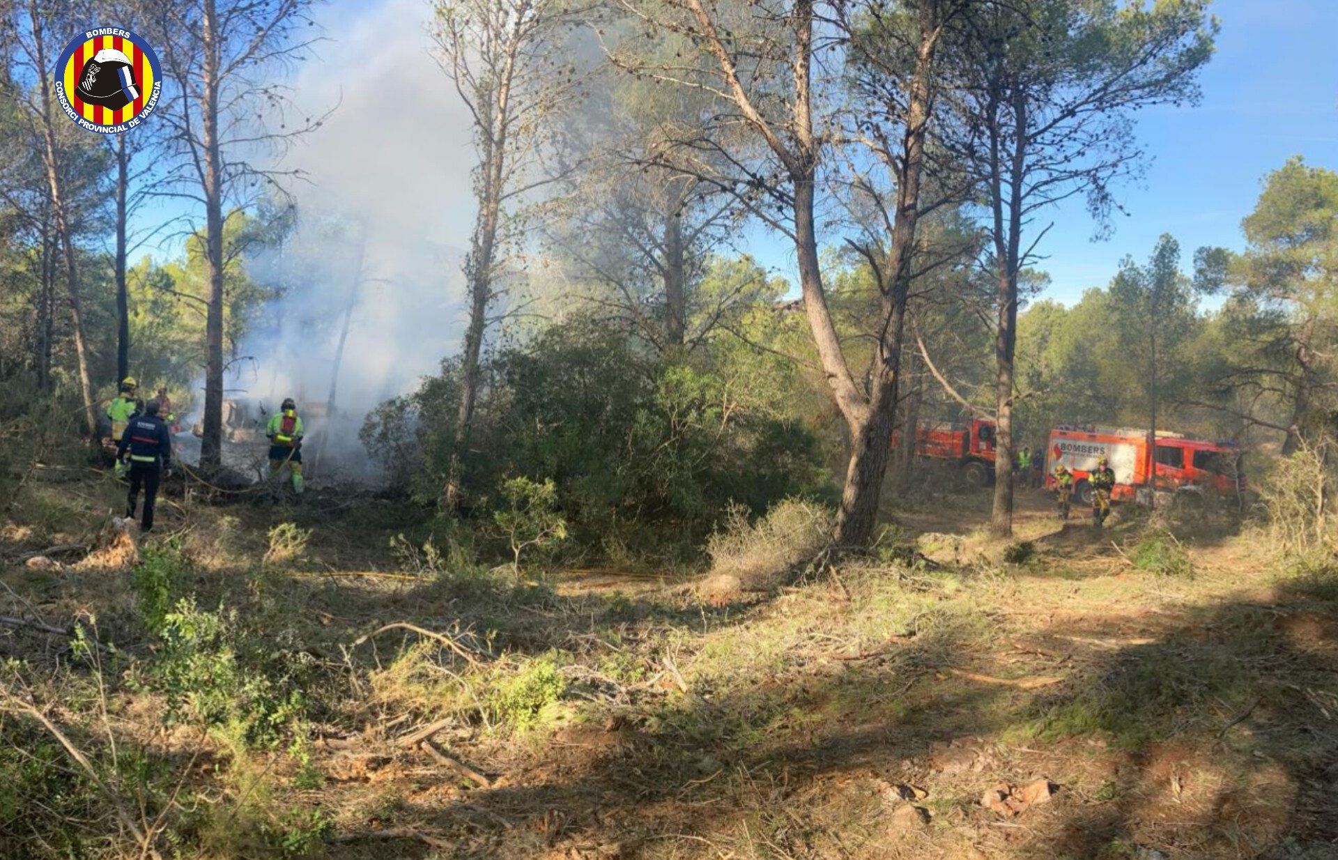 Una máquina que realizaba trabajos forestales provoca un incendio en Serra