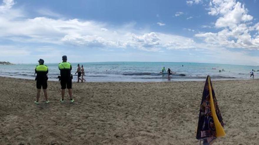 Disueltos cinco botellones y sancionados ocho establecimientos de hostelería en Alicante este fin de semana