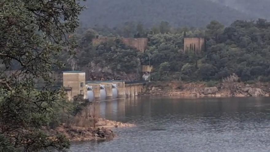 La presa del Pantà amb el nivell actual de l'aigua / VÍDEO DE LLUÍS BARRERA