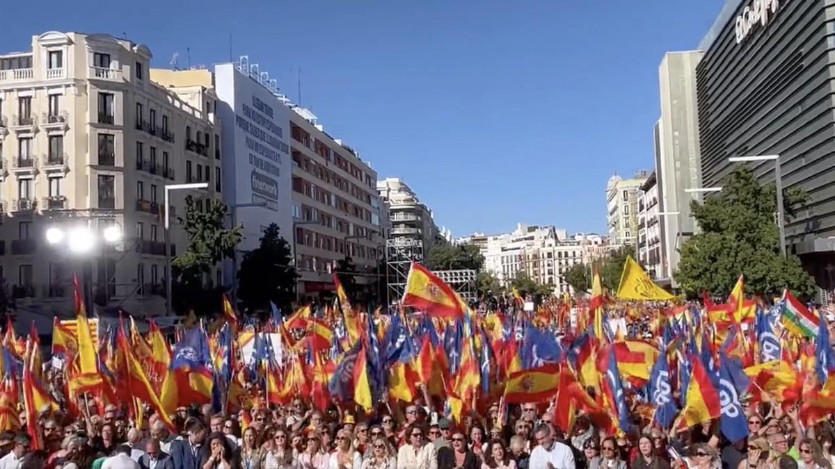 Almudena Ariza denuncia el intento de boicot a un equipo de TVE que cubrían la manifestación del PP