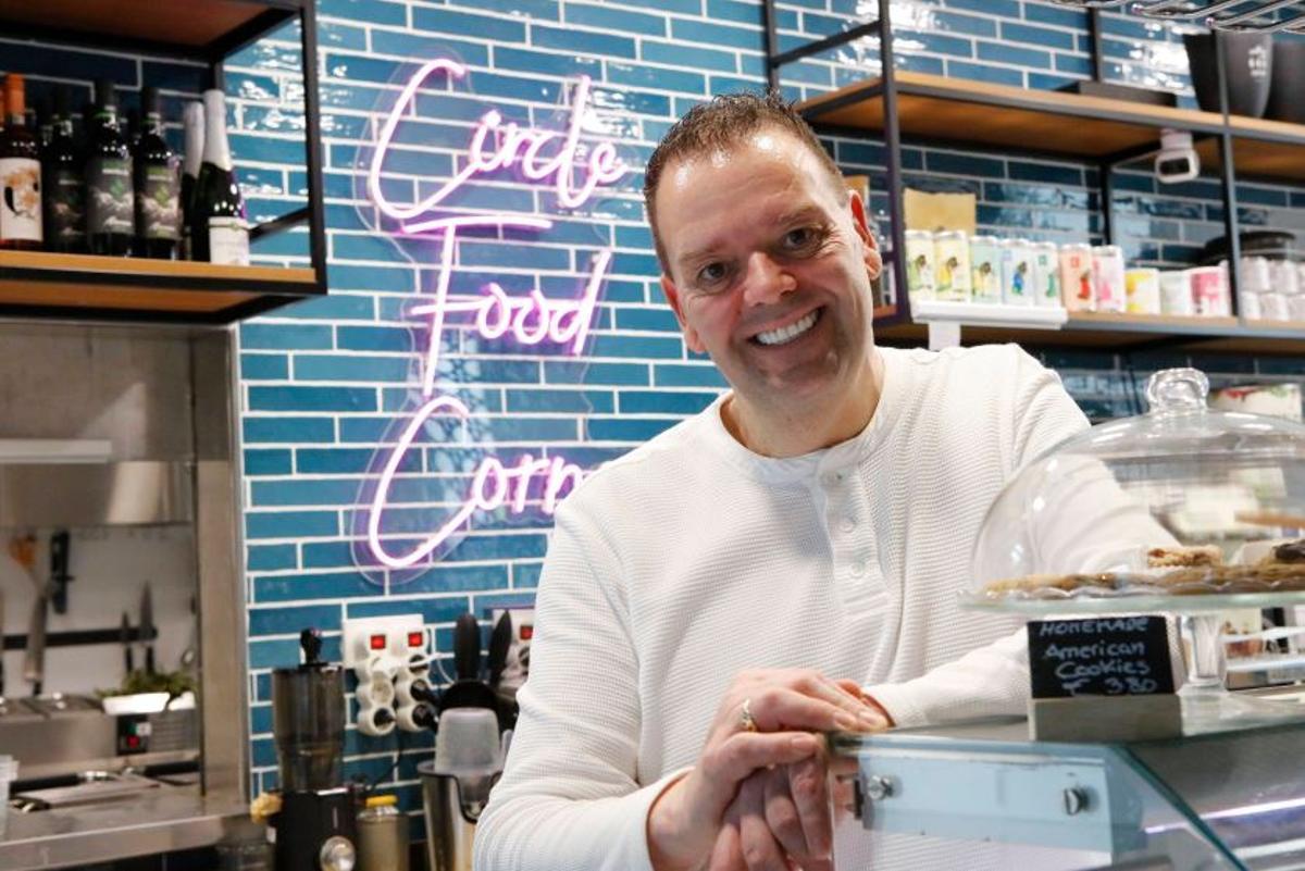 Pierre Kreißl in seiner "Kreißl's Food Corner"