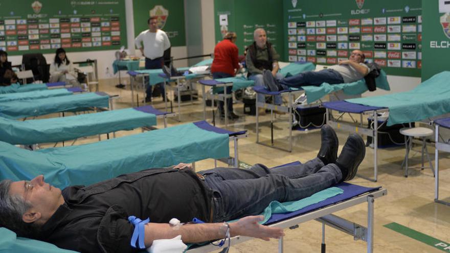 El Martínez Valero ha acogido este fin de semana a 150 donantes de sangre