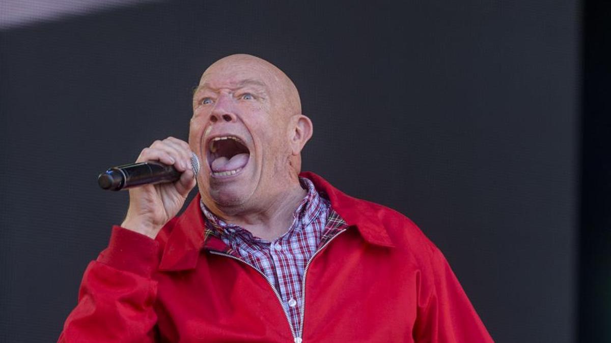 Buster Bloodvessel durante uno de los conciertos de Bad Manners.