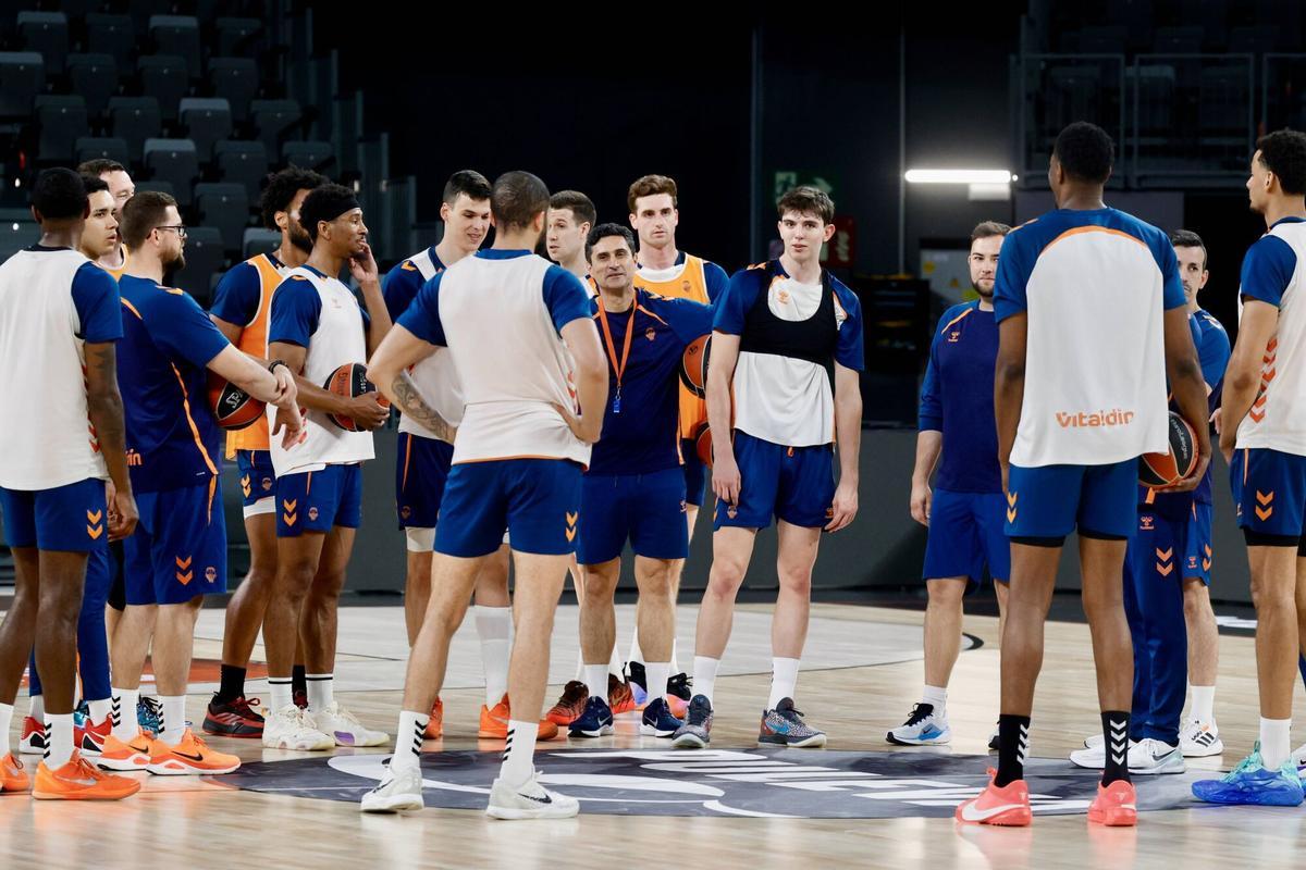 Valencia Roig Arena Entrenamiento y rueda de prensa previa al partido de Euroleague contra Panathinaikos PEDRO MARTÍNEZ Kameron Taylor Josep Puerto VLC