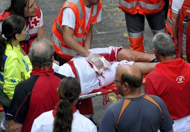 Fotogalería del quinto encierro de San Fermín