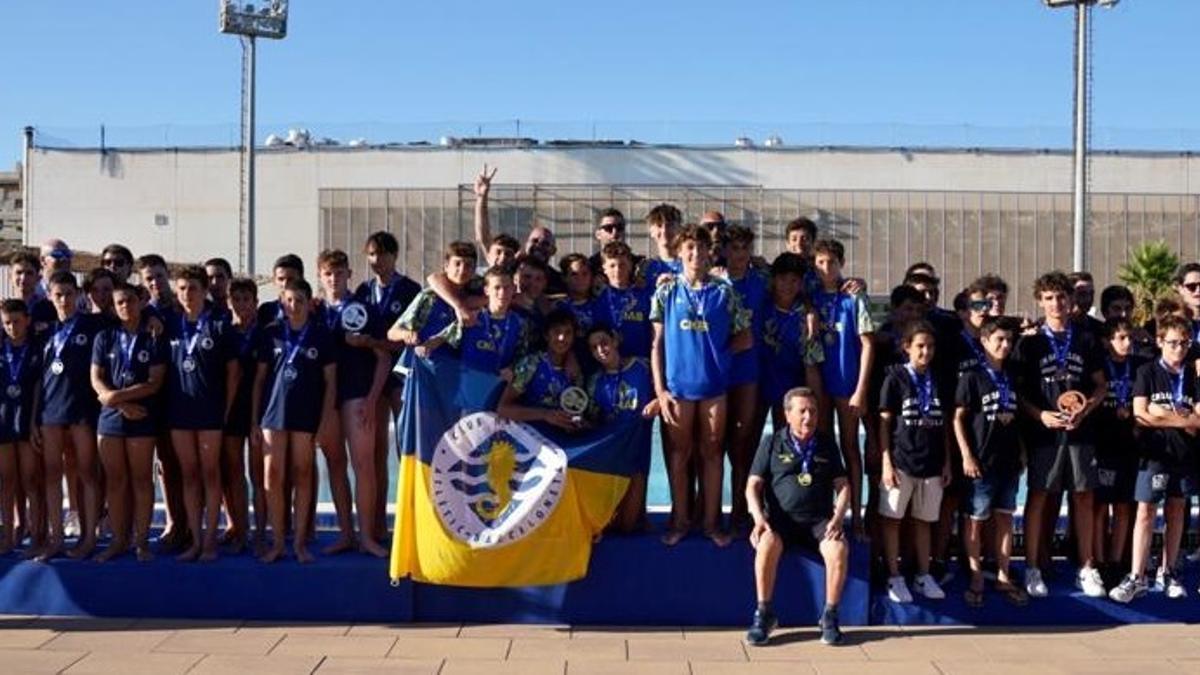 Entrega de trofeos del Campeonato de España infantil masculino de waterpolo.