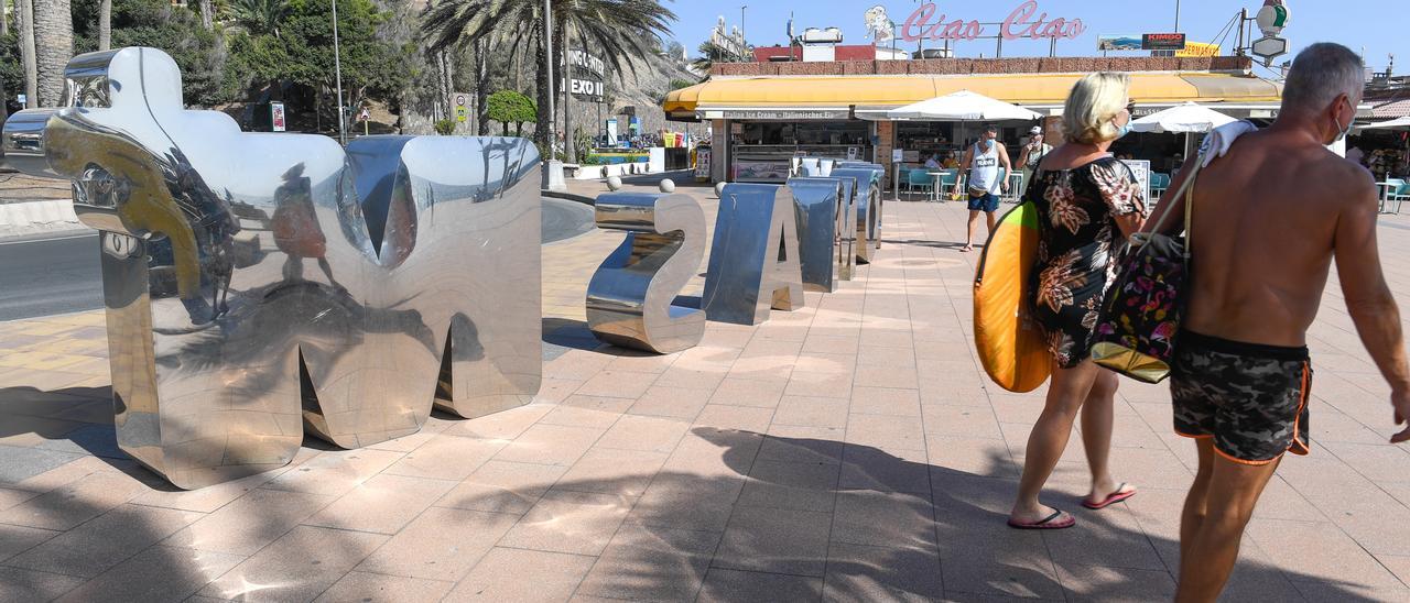 Turistas en Maspalomas, en Gran Canaria.