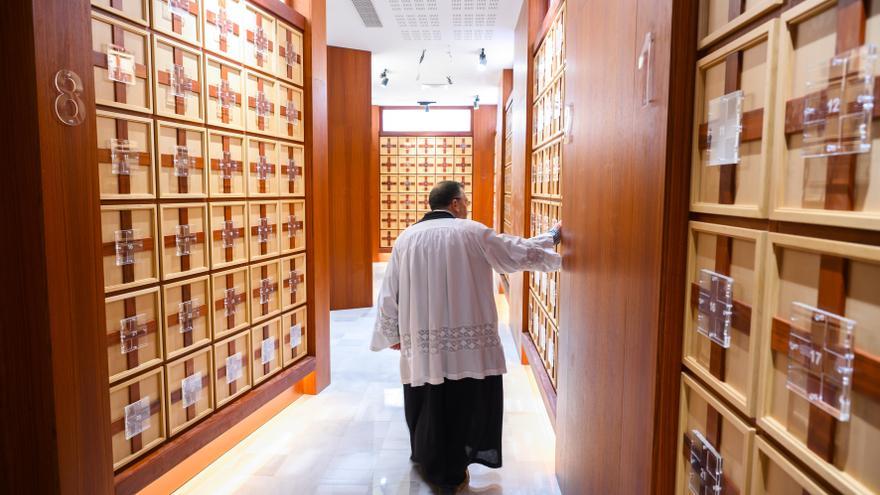 Los nichos del columbario de la Basílica de la Caridad de Cartagena, a la venta tras Semana Santa