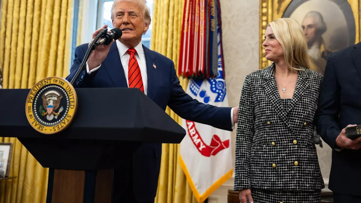 Trump trata sin éxito de atajar la rebelión MAGA por la falta de transparencia en el 'caso Epstein'
