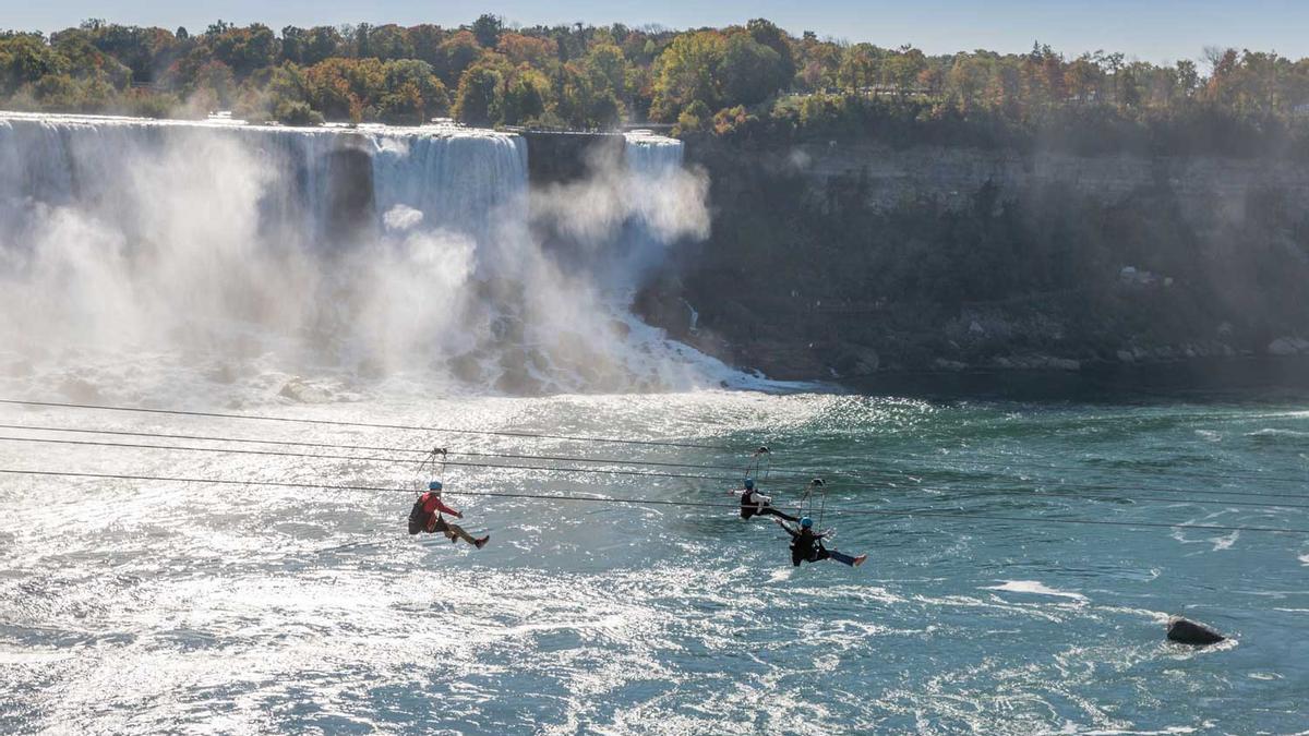 Volando sobre las cataratas del Niágara