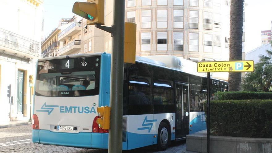 Agreden a un conductor de autobús en Huelva tras defender a una pasajera y nadie se ofrece como testigo