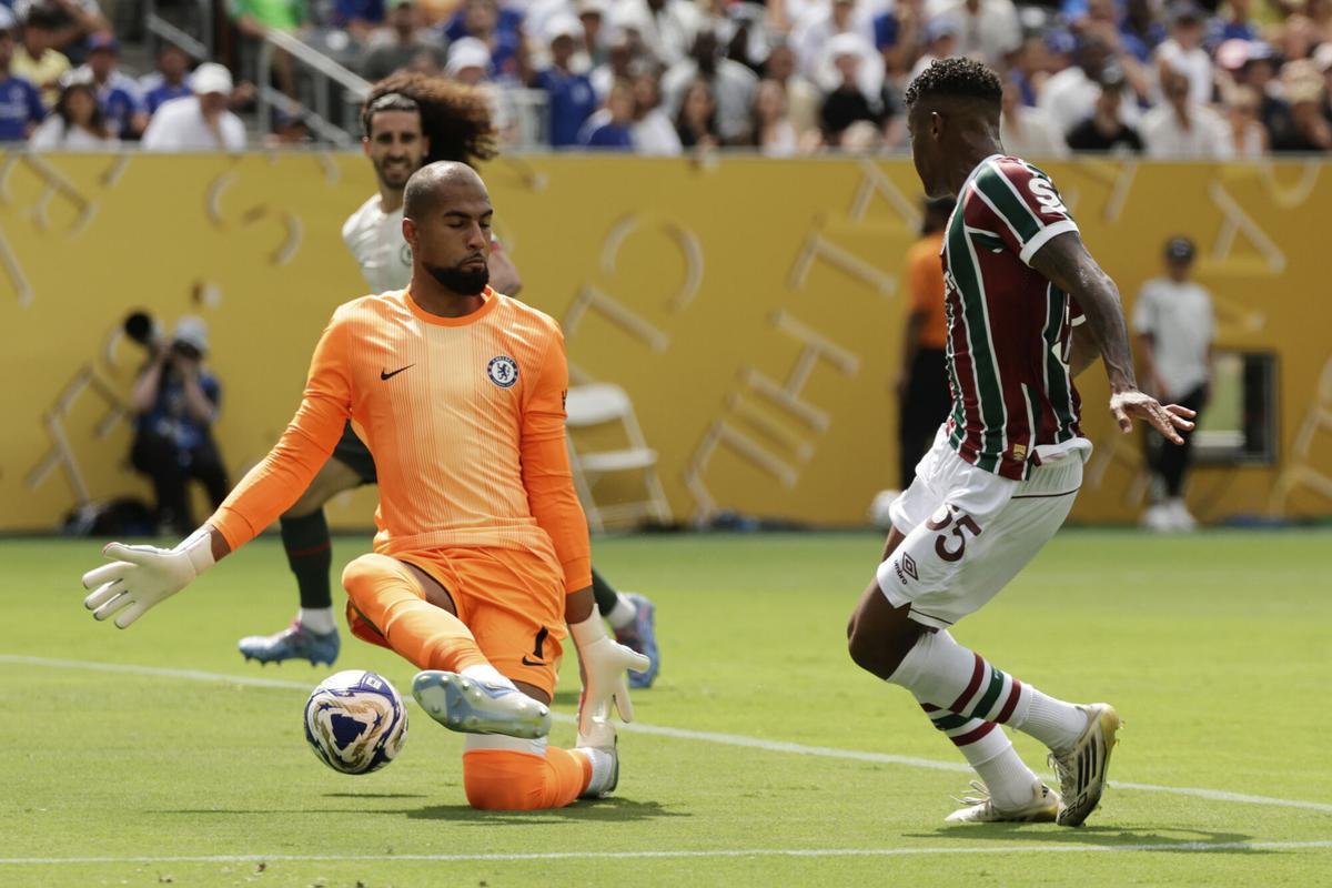 Hercules, ante Robert Sánchez, en un partido del Mundial de Clubes