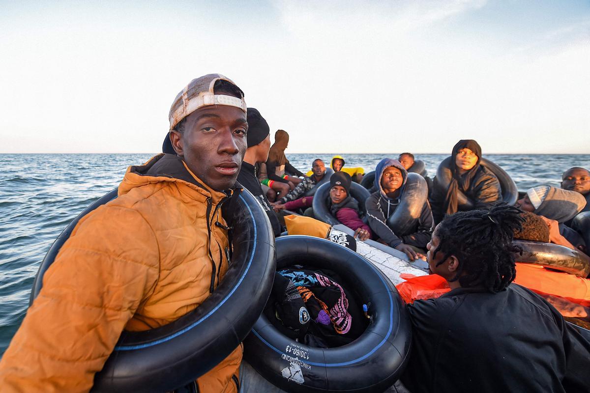 Rescate de migrantes subsaharianos frente a las costas de Sfax (Túnez)