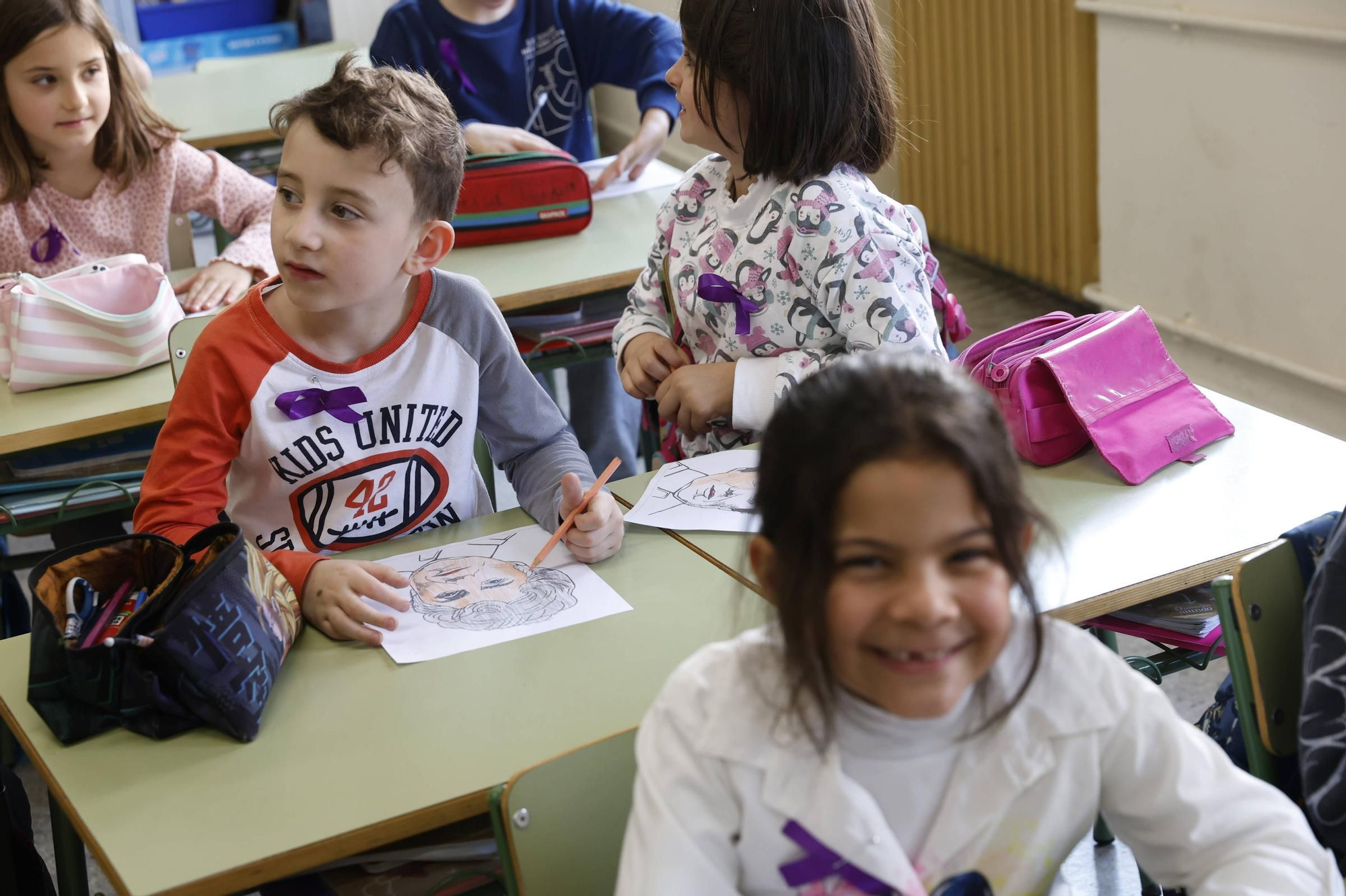 La visita de Adrián Barbón al colegio Lloréu, en Gijón