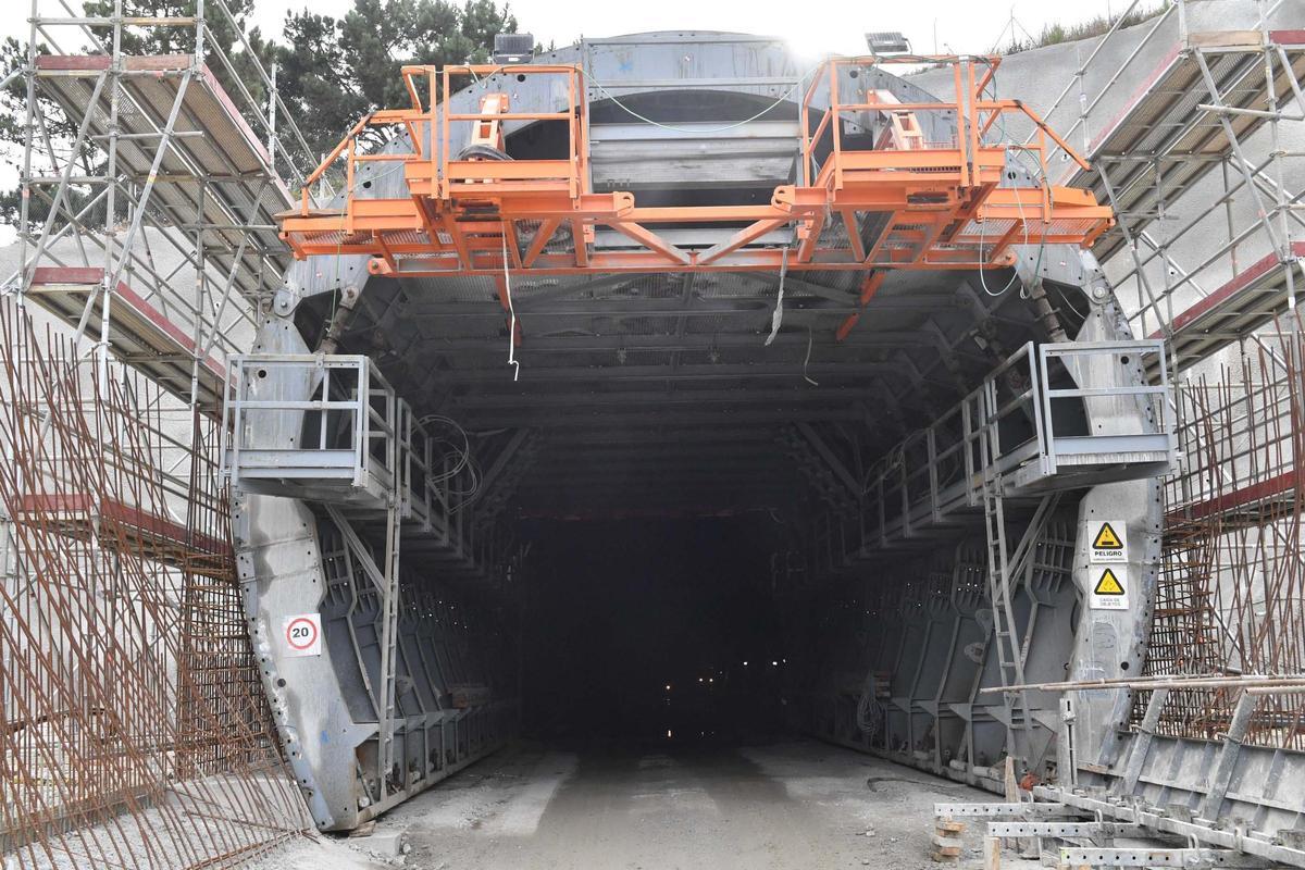 Finaliza la excavación de los tres túneles del acceso ferroviario al puerto exterior de A Coruña