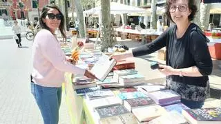 Sa Pobla celebra Sant Jordi con libros y flores