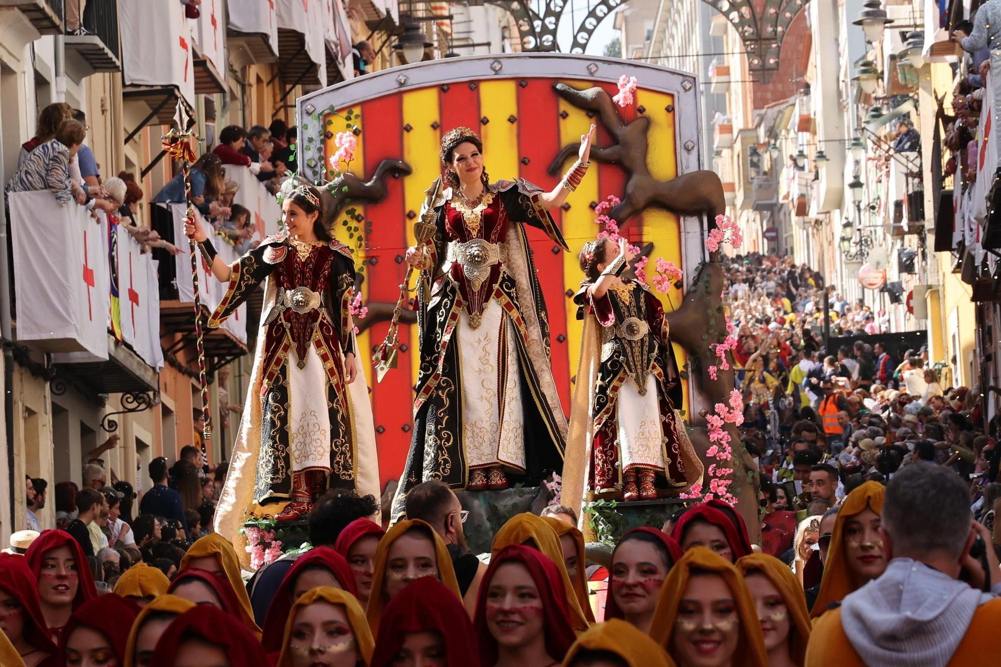 Así es la entrada de las tropas cristianas por Alcoy