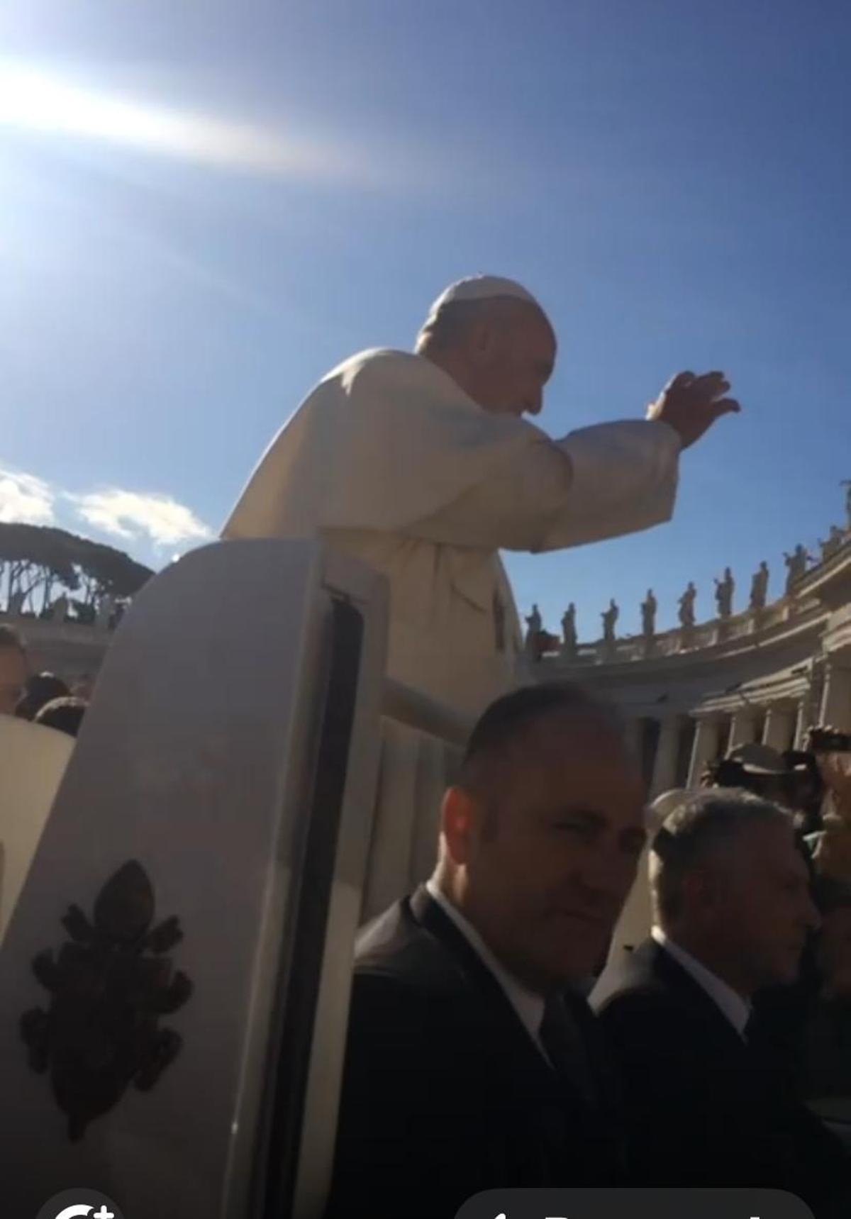 Imagen cedida por Pepe Dámaso de su visita a la plaza de San Pedro en el Vaticano.